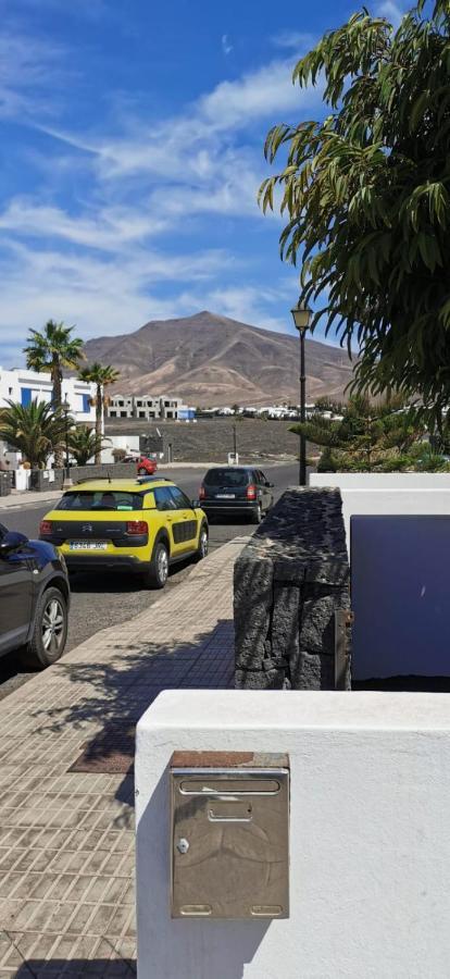 Villa Marina Piscina Climatizada Opcional Y 2 Bicis Gratuitas Playa Blanca  Bagian luar foto